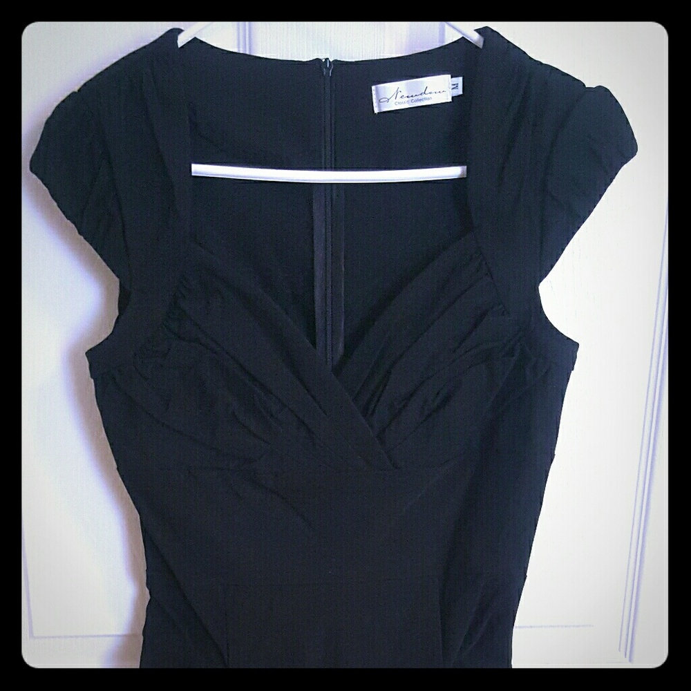 Sweetheart neckline midi dress